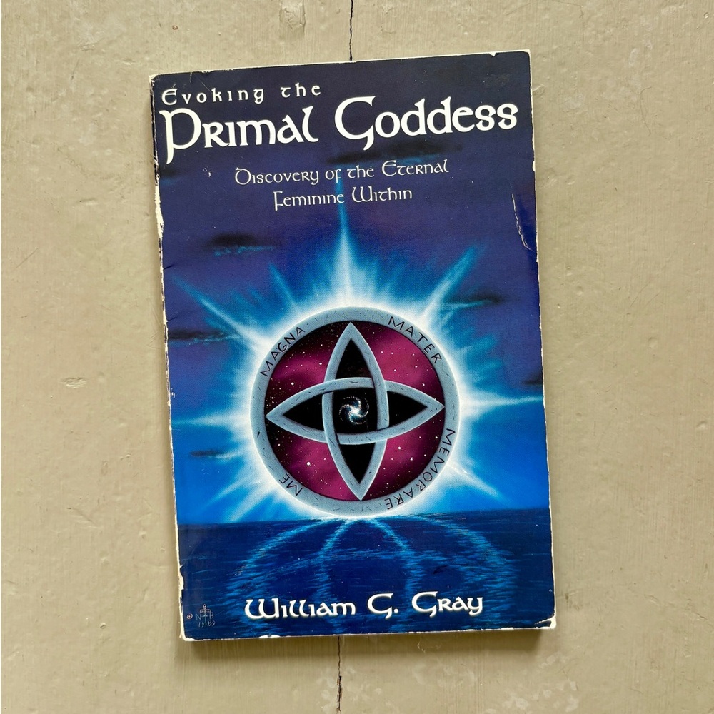 1989 Evoking the Primal Goddess Eternal Feminine Llewellyn Gaia Mother Earth